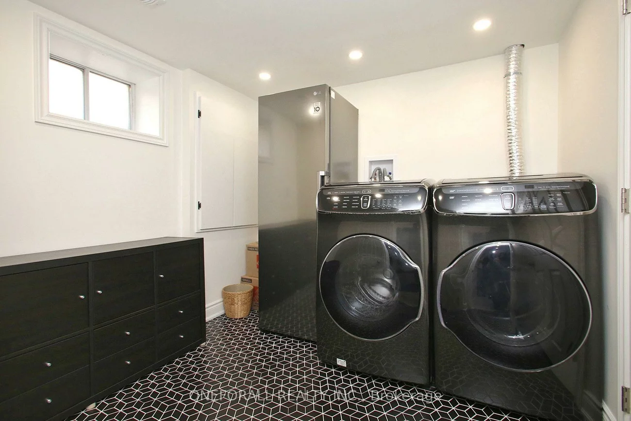 10, Esmond, Elms-Old Rexdale, Toronto