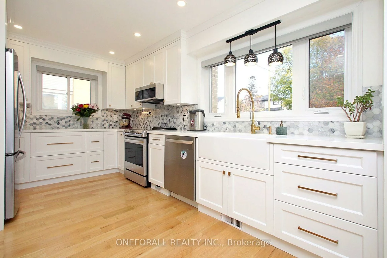 10, Esmond, Elms-Old Rexdale, Toronto