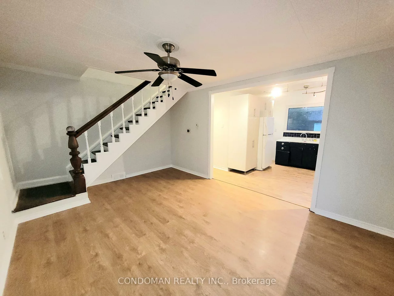 22, Fairfield, Long Branch, Toronto