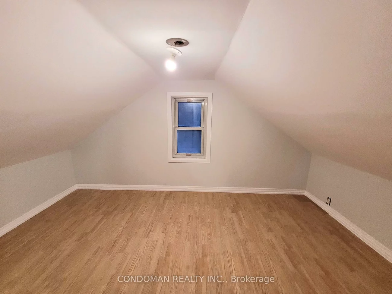 22, Fairfield, Long Branch, Toronto