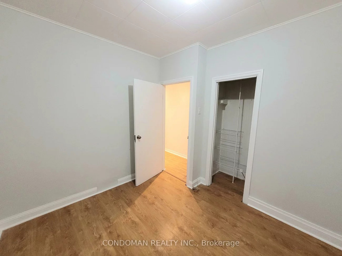 22, Fairfield, Long Branch, Toronto