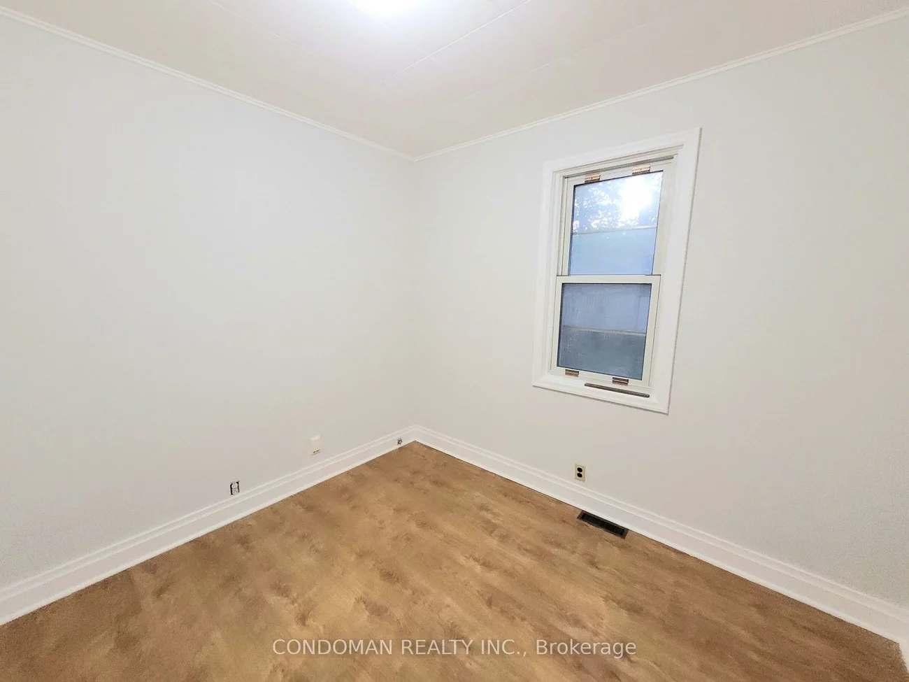 22, Fairfield, Long Branch, Toronto