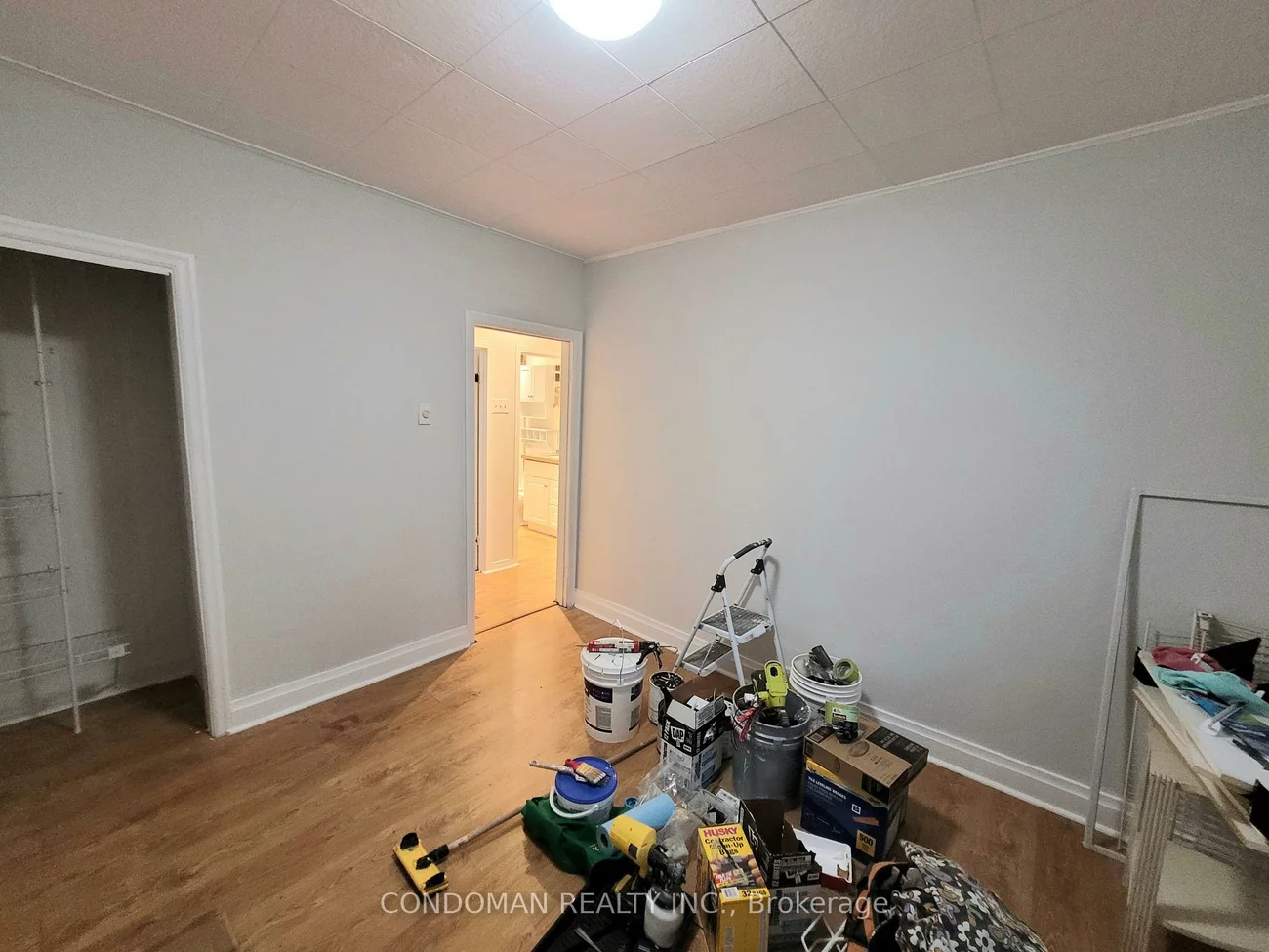 22, Fairfield, Long Branch, Toronto