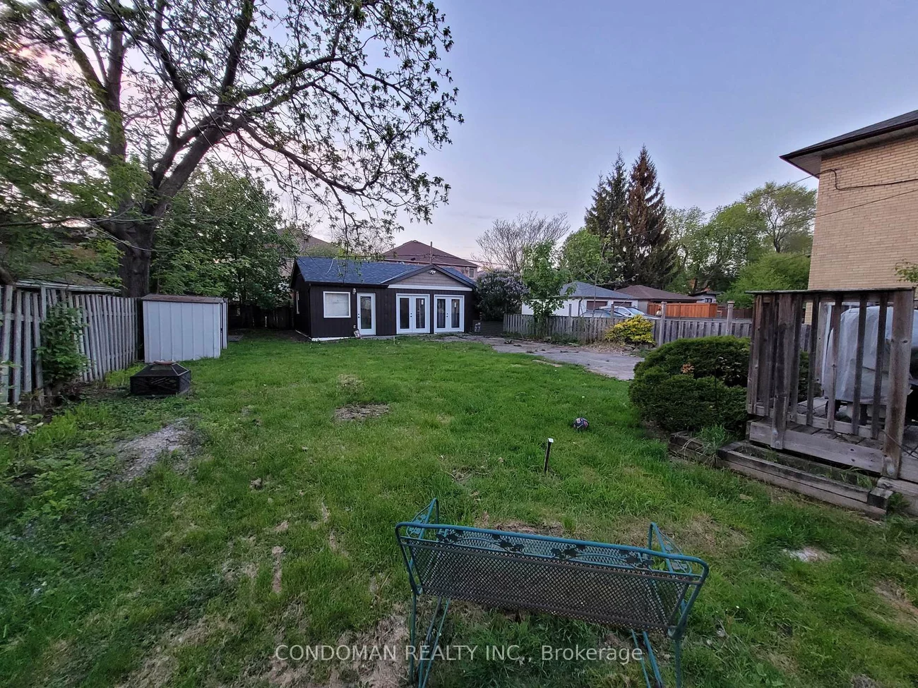 22, Fairfield, Long Branch, Toronto