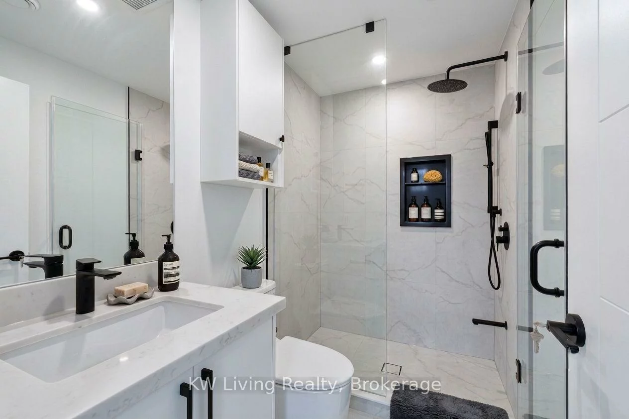 6, Kirknewton, Caledonia-Fairbank, Toronto