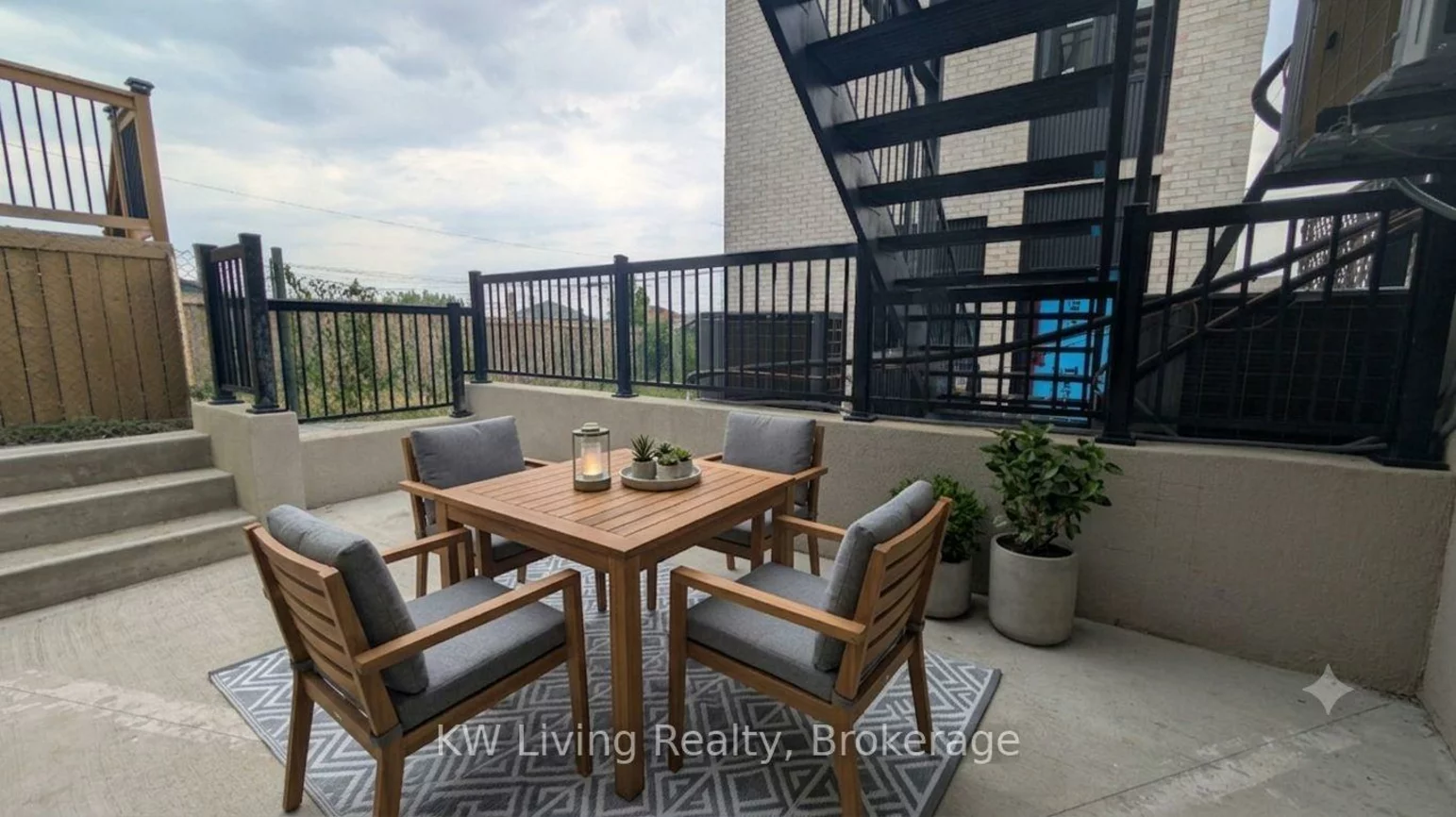 6, Kirknewton, Caledonia-Fairbank, Toronto