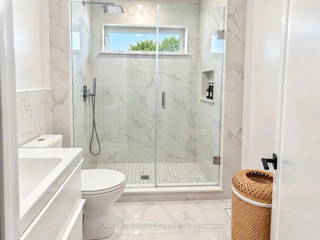4, Rockfield, Islington-City Centre West, Toronto