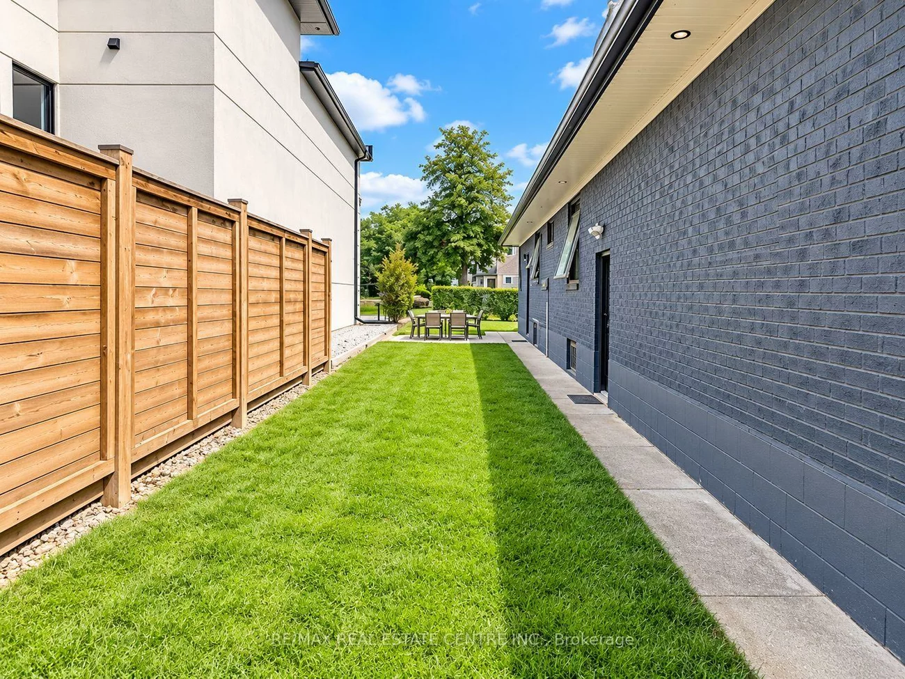 4, Rockfield, Islington-City Centre West, Toronto