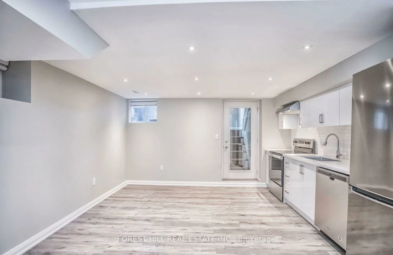34, Kenneth, High Park North, Toronto