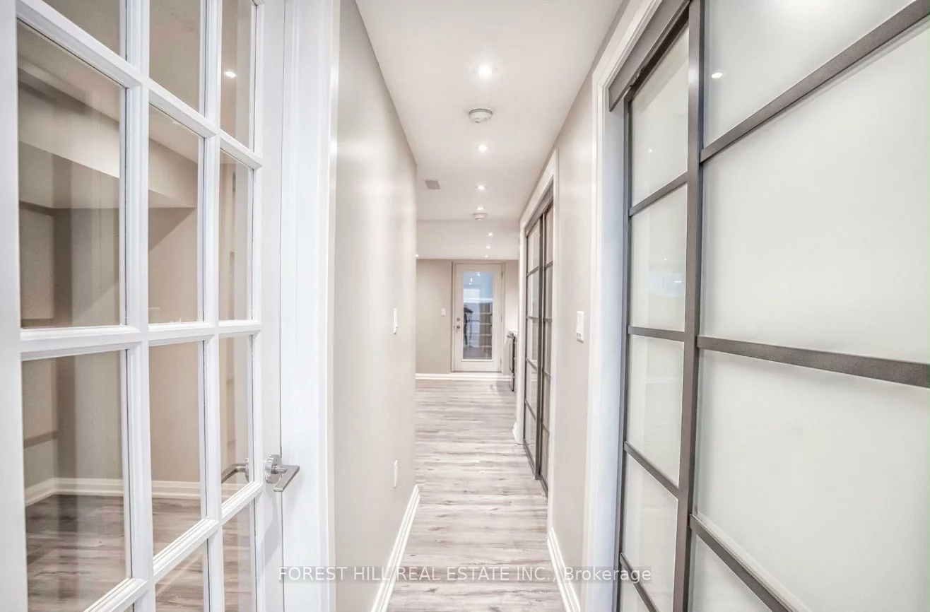 34, Kenneth, High Park North, Toronto