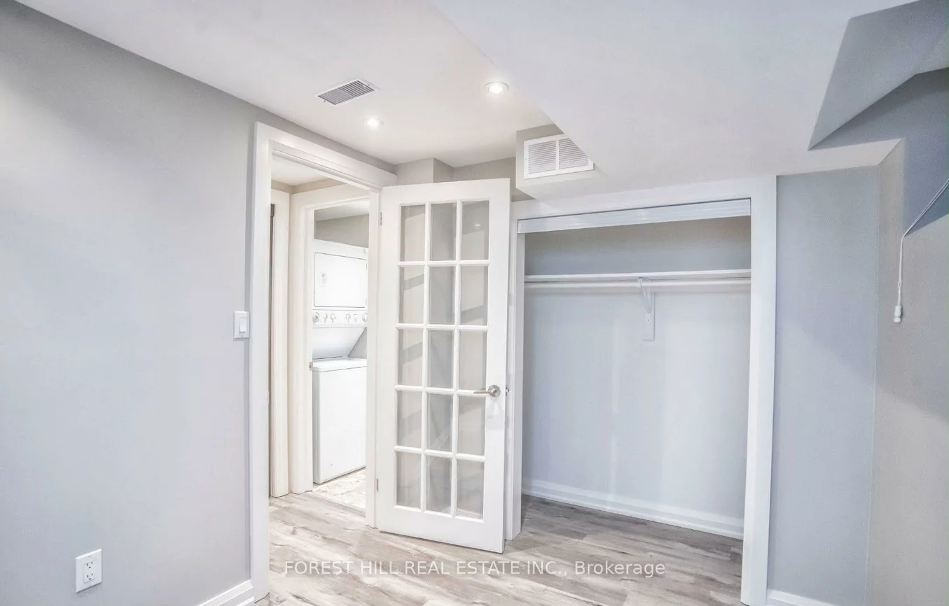 34, Kenneth, High Park North, Toronto