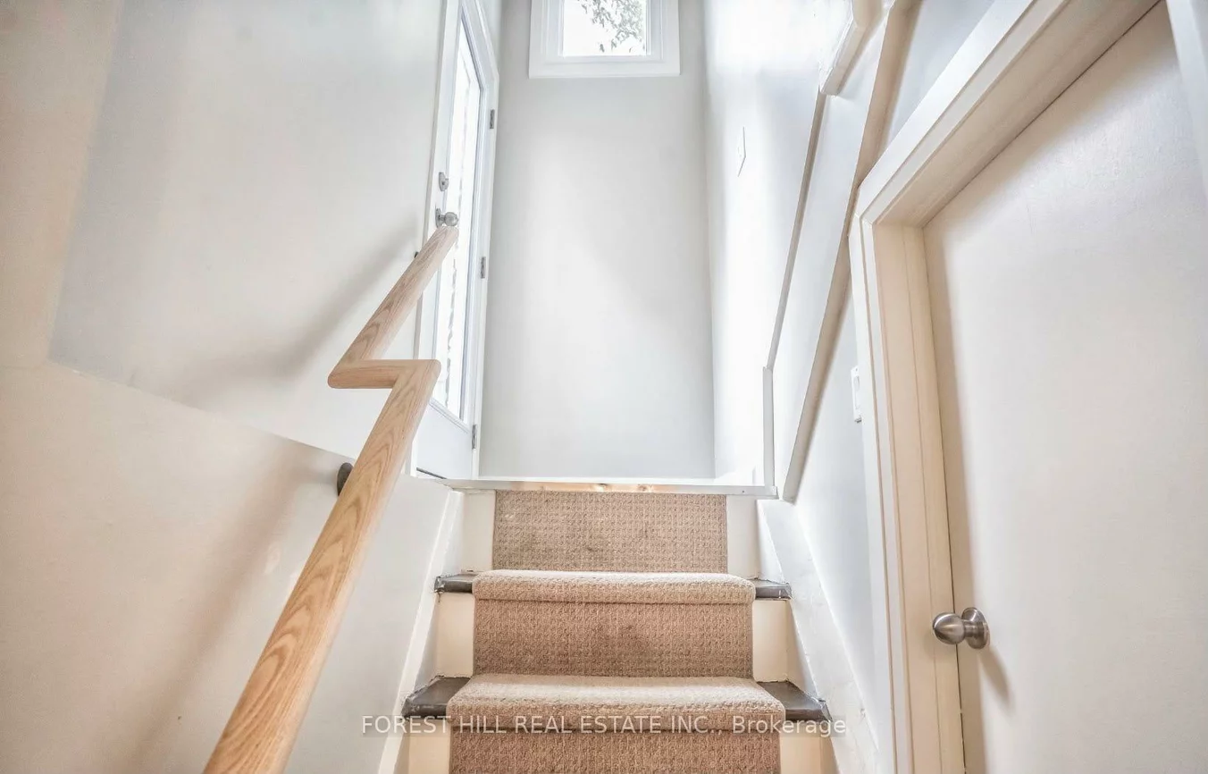 34, Kenneth, High Park North, Toronto