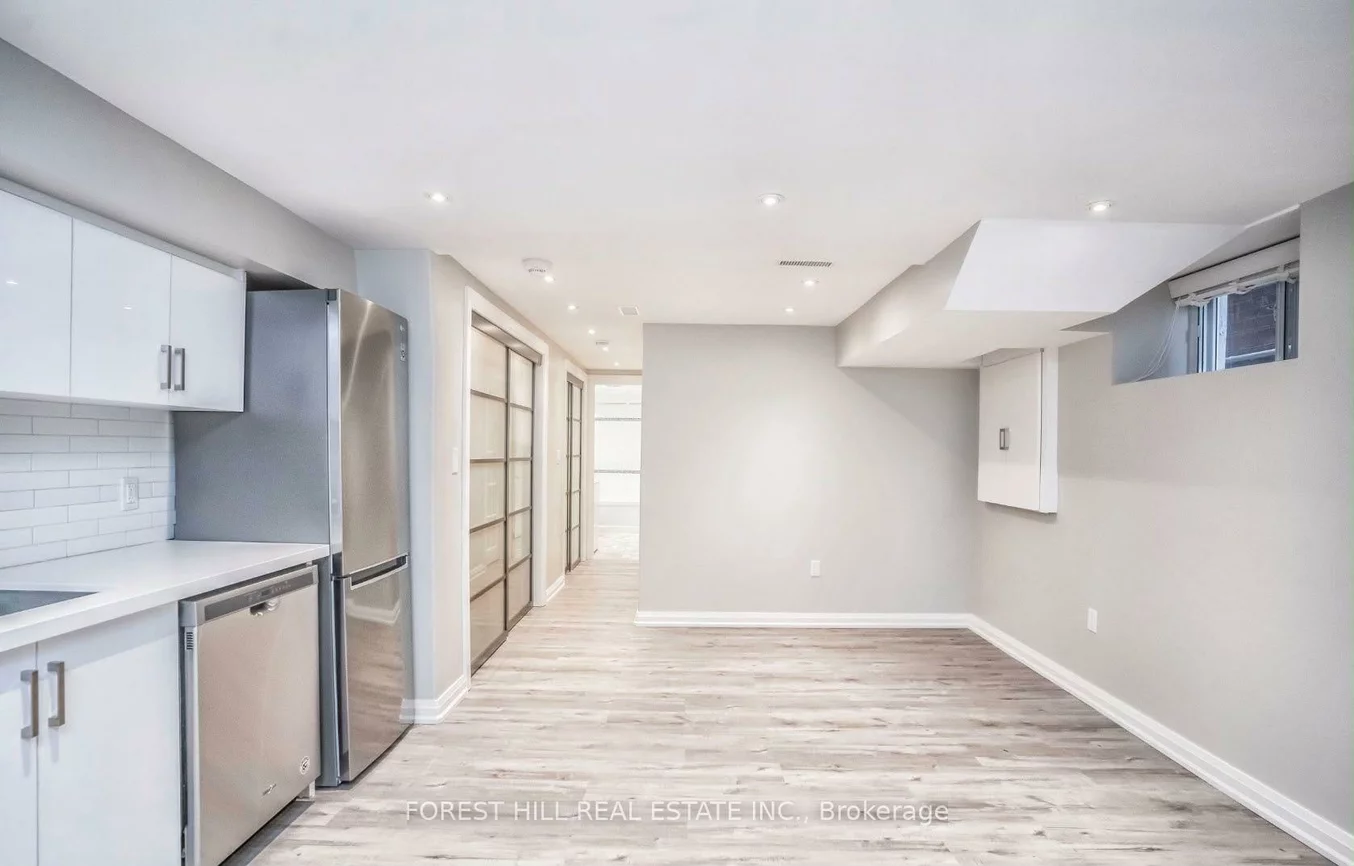 34, Kenneth, High Park North, Toronto