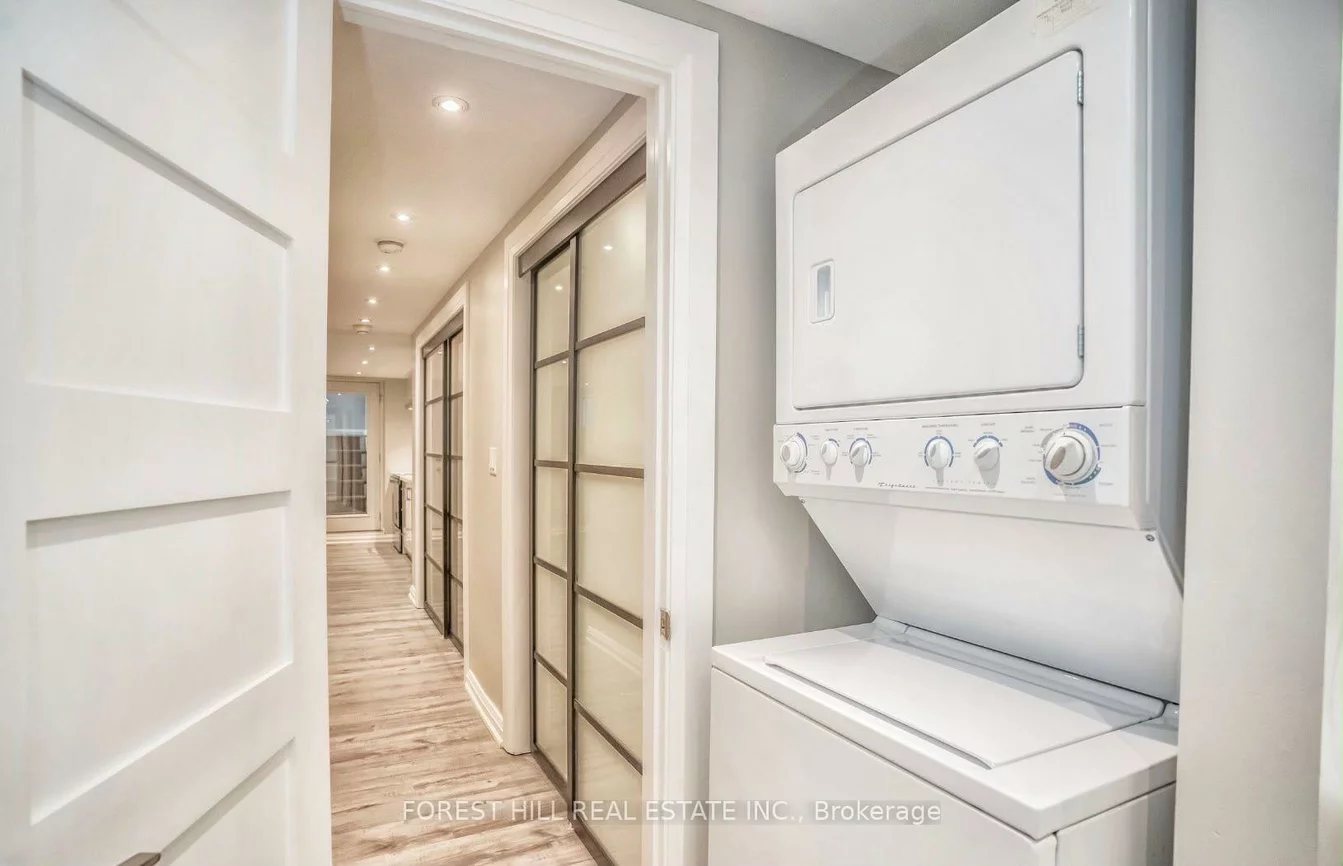34, Kenneth, High Park North, Toronto