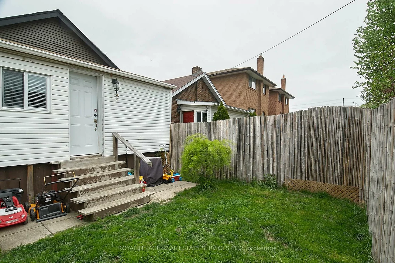 37, Seventeenth, New Toronto, Toronto