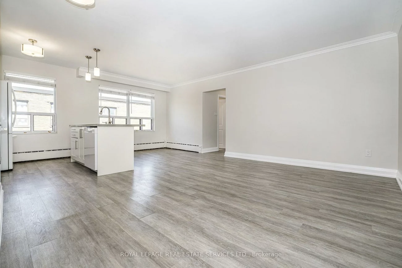 2637, Keele, Maple Leaf, Toronto