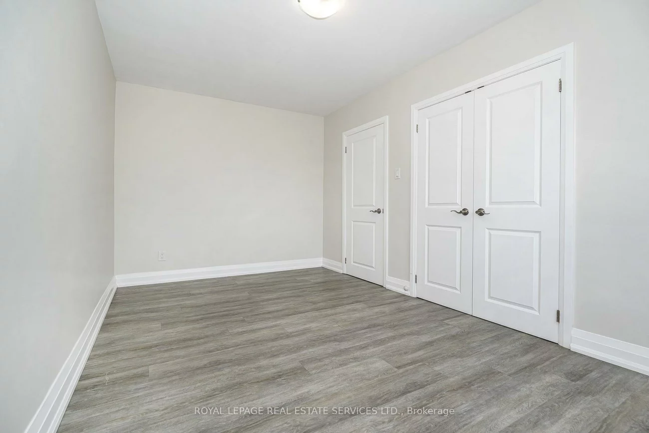 2637, Keele, Maple Leaf, Toronto