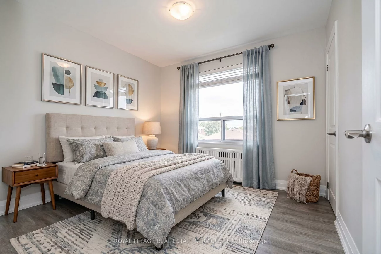 2637, Keele, Maple Leaf, Toronto