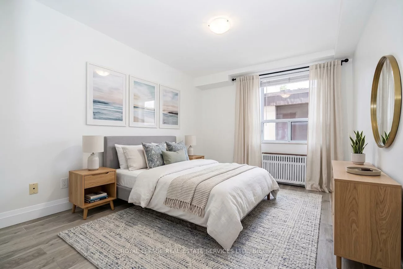 2637, Keele, Maple Leaf, Toronto