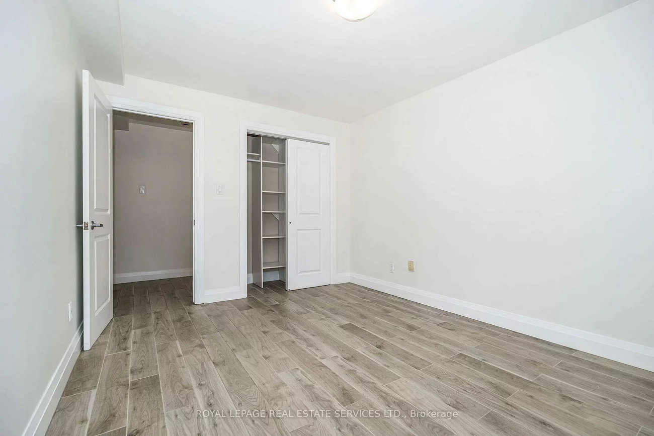 2637, Keele, Maple Leaf, Toronto