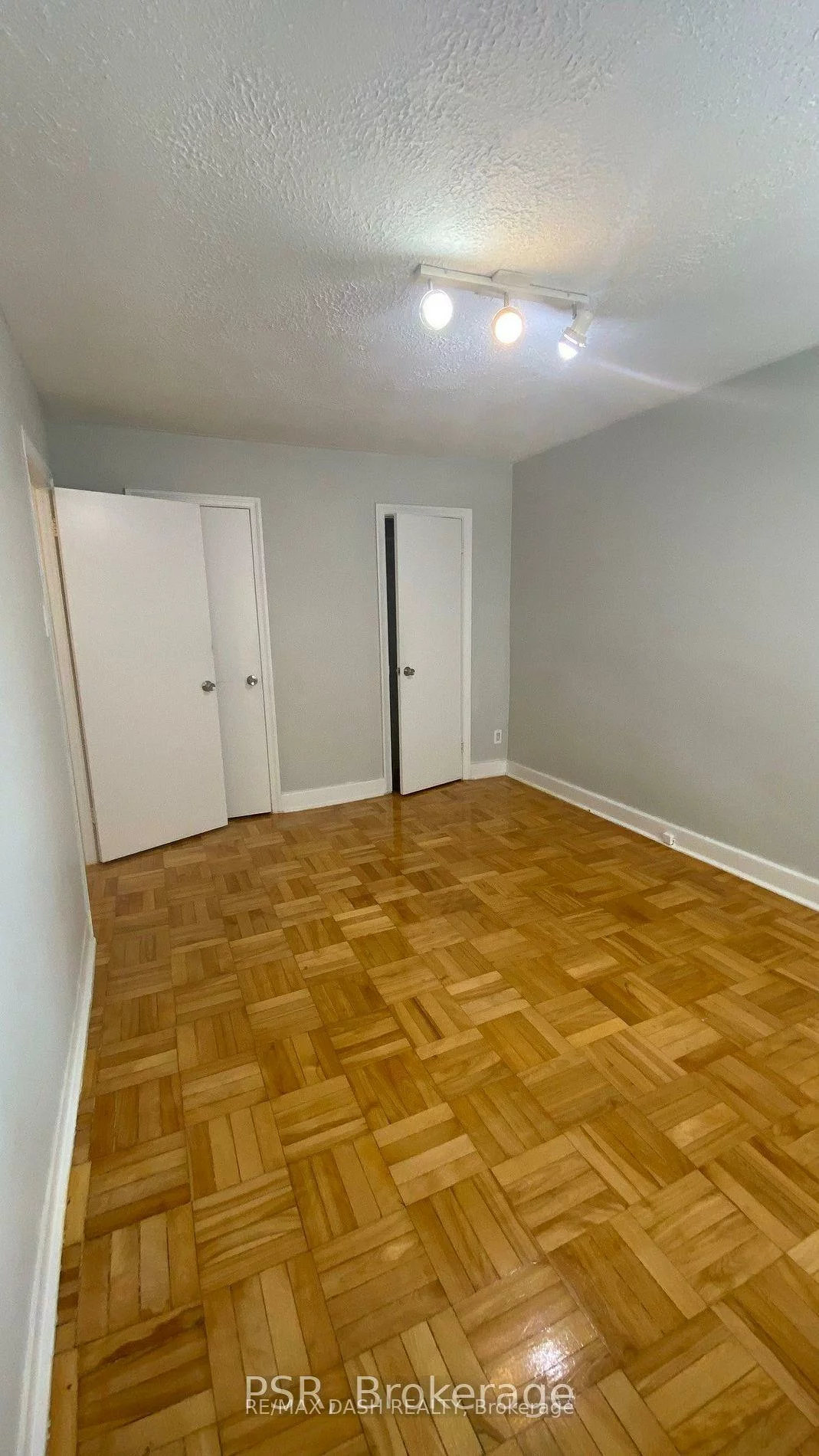 69, Old Mill, Stonegate-Queensway, Toronto