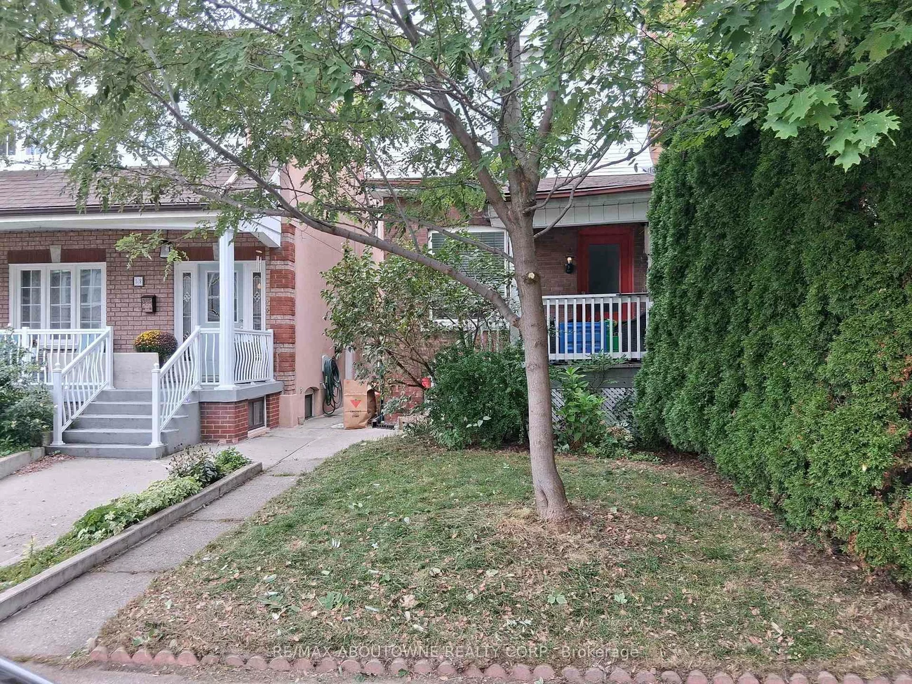 60, Gillespie, Weston-Pellam Park, Toronto