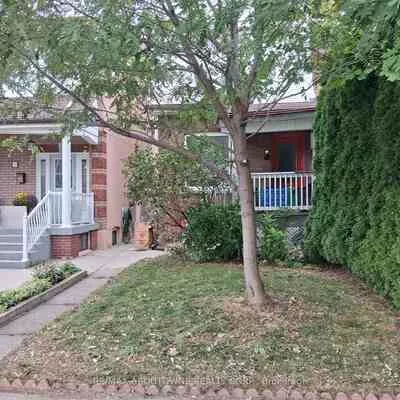 60, Gillespie, Weston-Pellam Park, Toronto