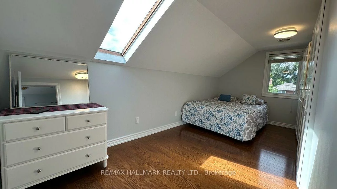 15, Daniels, Stonegate-Queensway, Toronto