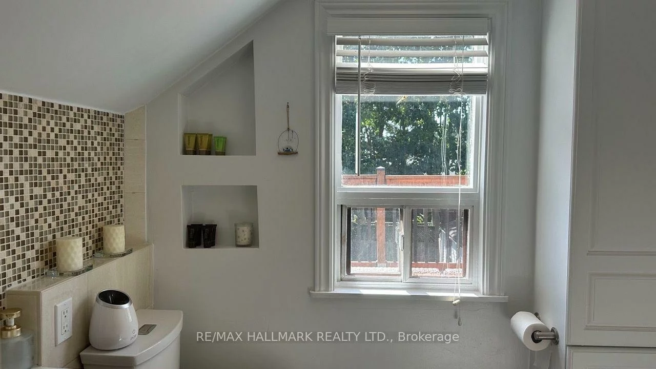 15, Daniels, Stonegate-Queensway, Toronto