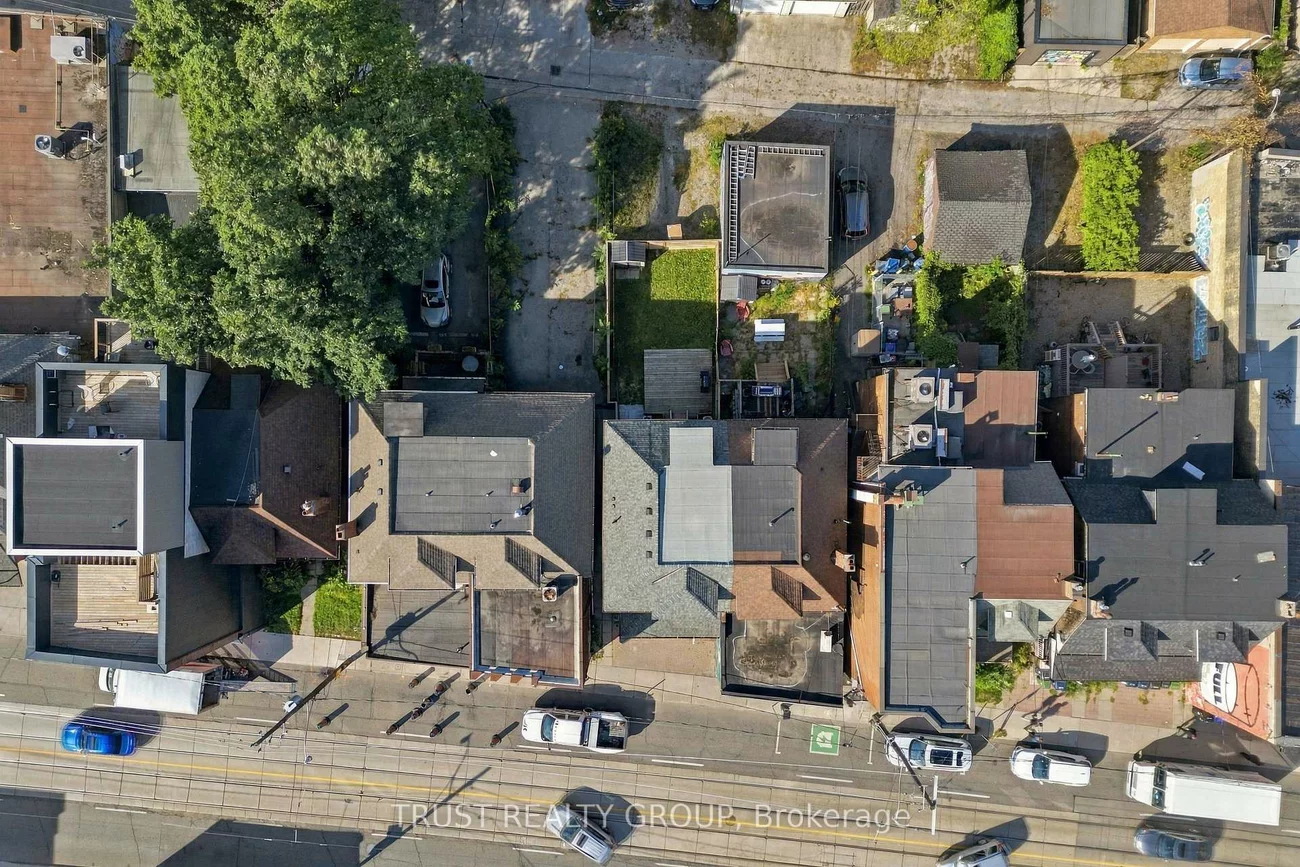 2279, Dundas, High Park-Swansea, Toronto