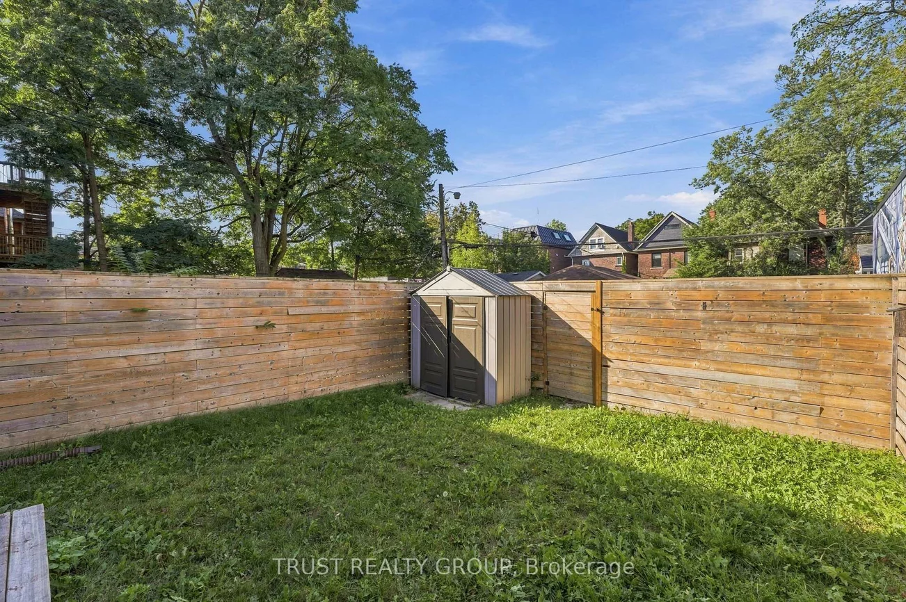 2279, Dundas, High Park-Swansea, Toronto
