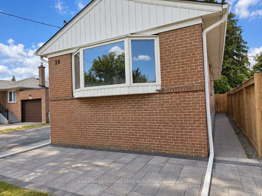 28, Eringate, Eringate-Centennial-West Deane, Toronto