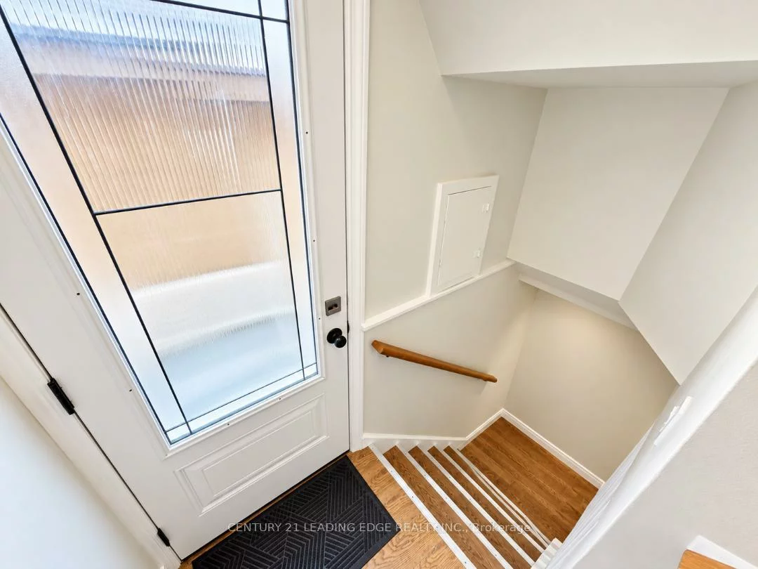 28, Eringate, Eringate-Centennial-West Deane, Toronto