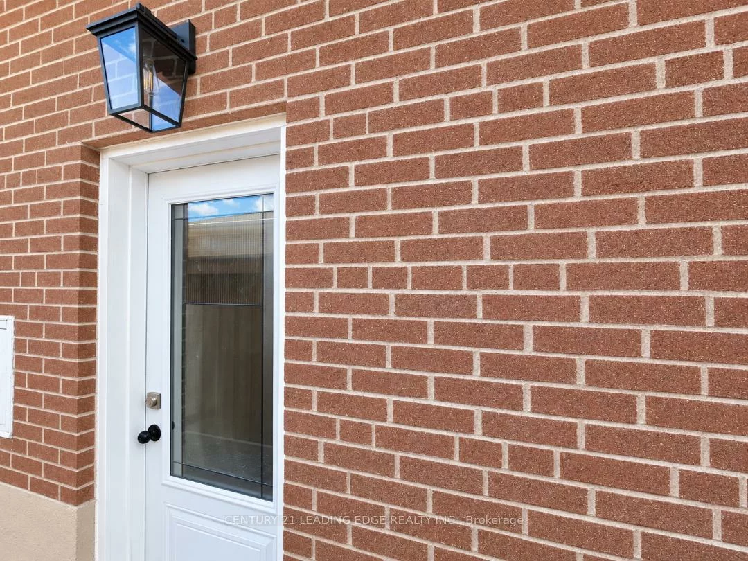 28, Eringate, Eringate-Centennial-West Deane, Toronto
