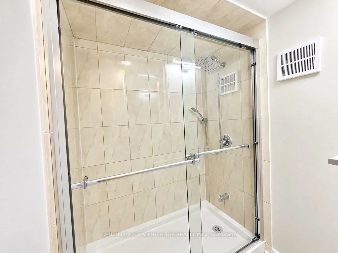 28, Eringate, Eringate-Centennial-West Deane, Toronto