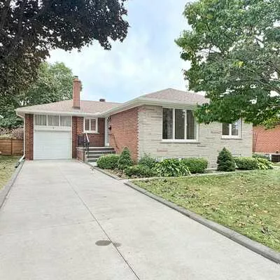 3, Avery, Markland Wood, Toronto