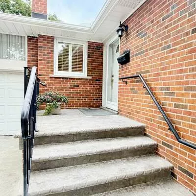 3, Avery, Markland Wood, Toronto