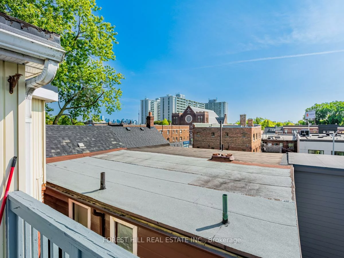 12, Salem, Dovercourt-Wallace Emerson-Junction, Toronto