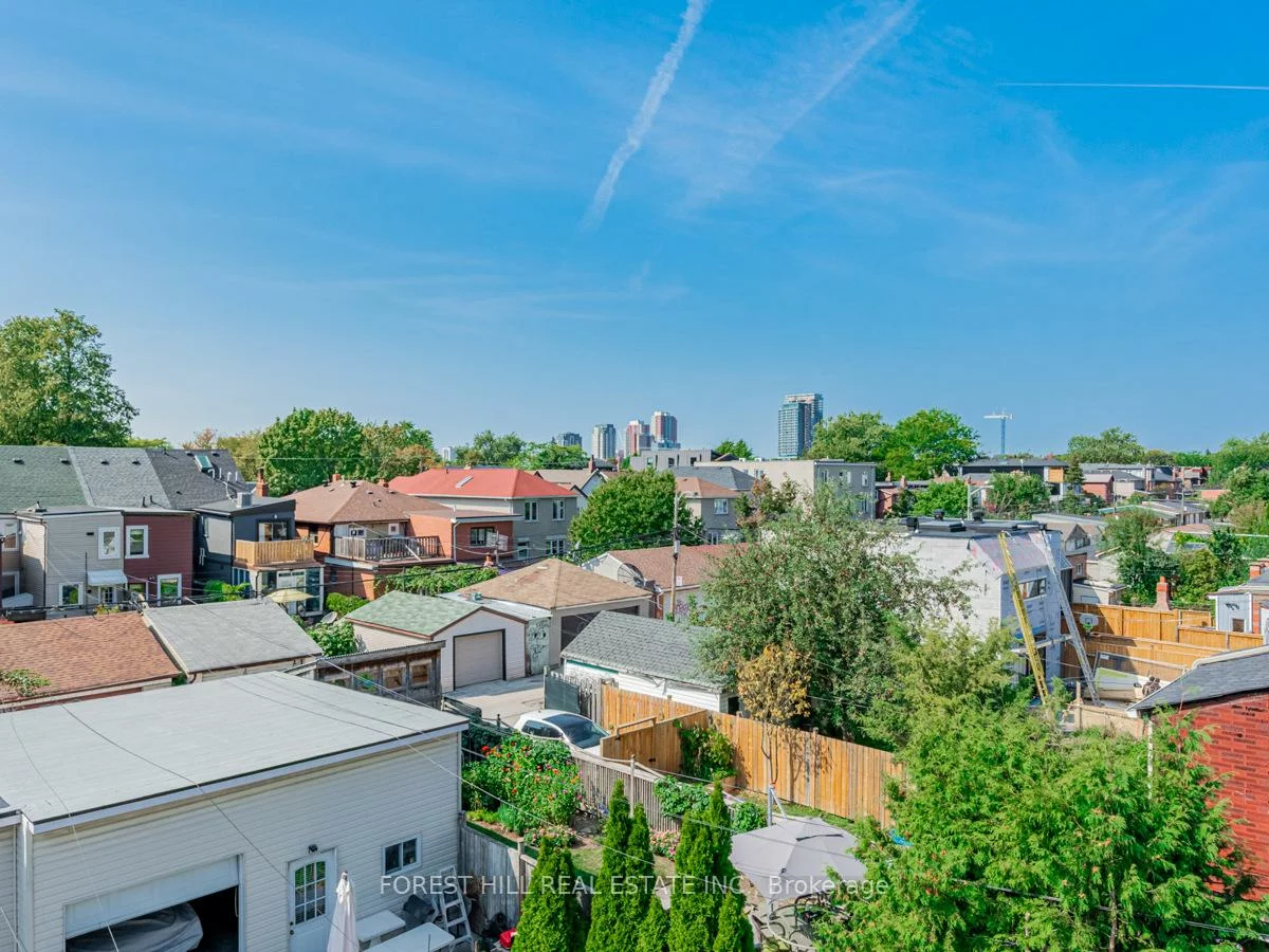 12, Salem, Dovercourt-Wallace Emerson-Junction, Toronto