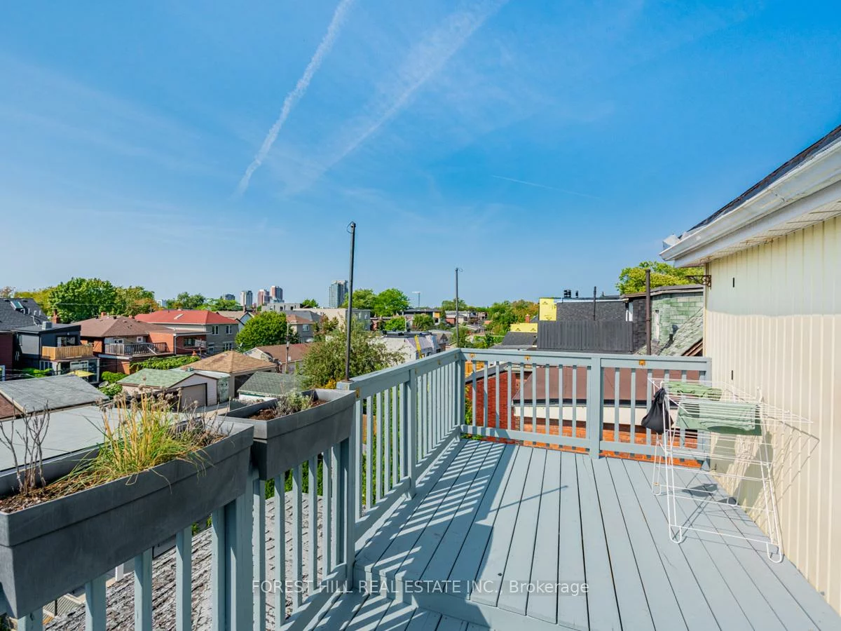 12, Salem, Dovercourt-Wallace Emerson-Junction, Toronto