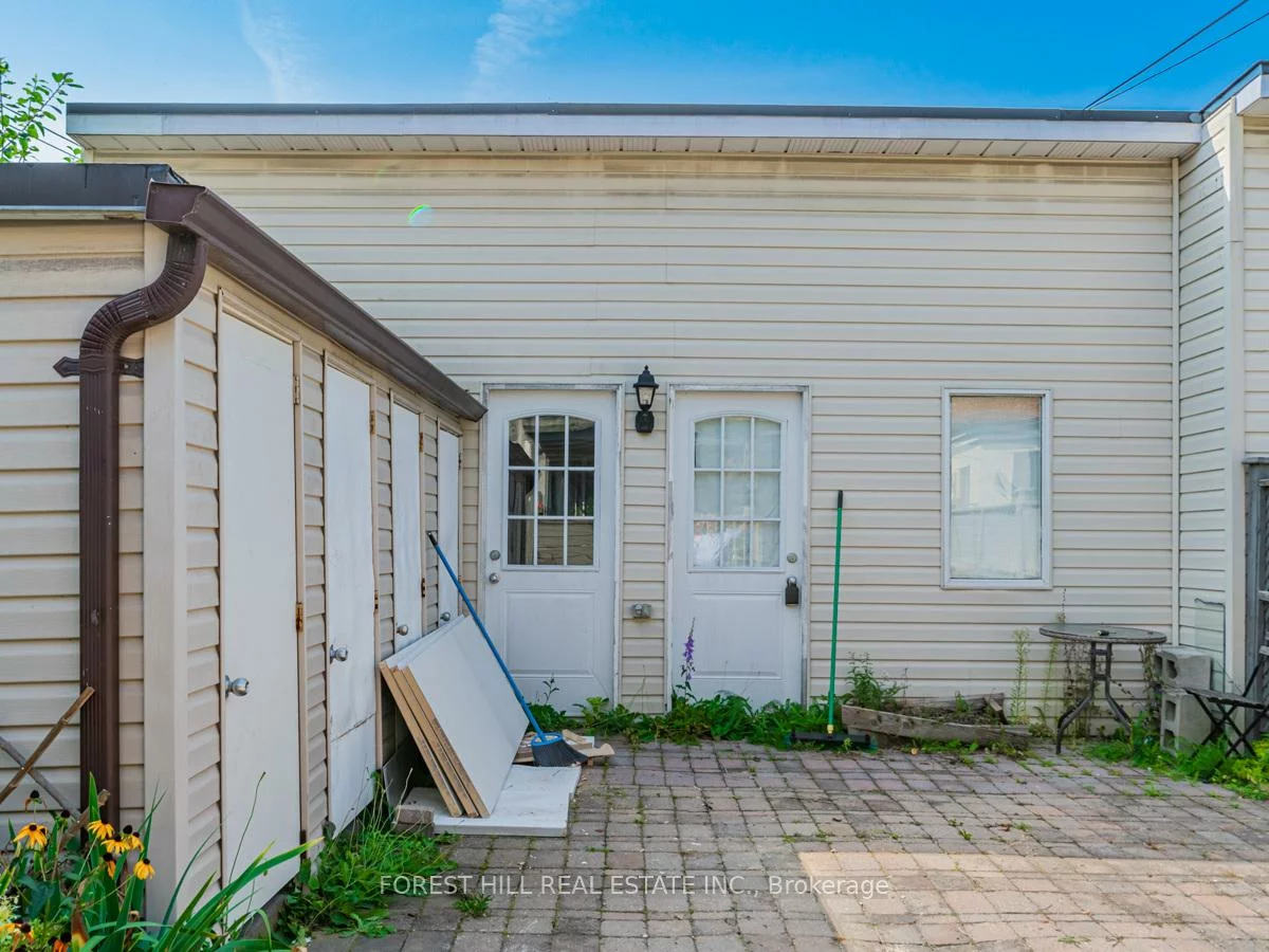 12, Salem, Dovercourt-Wallace Emerson-Junction, Toronto