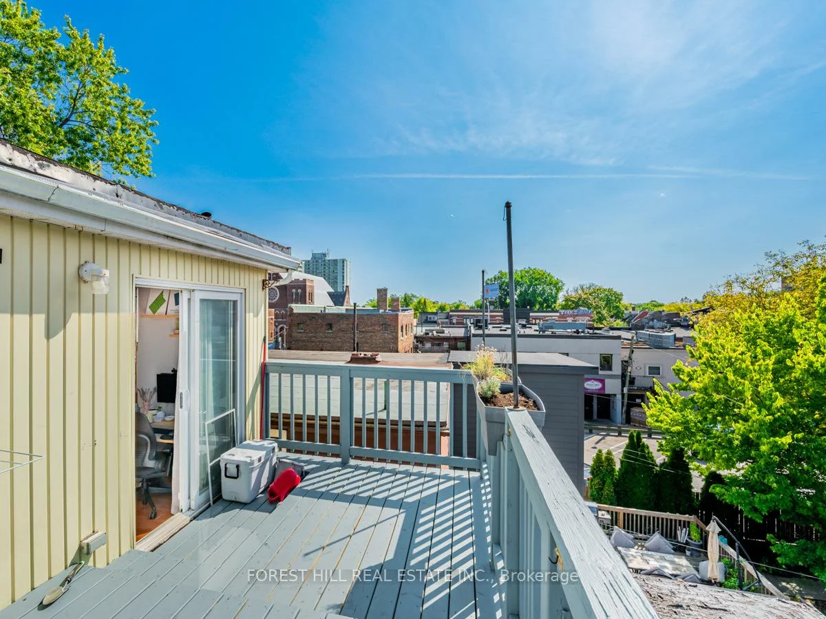 12, Salem, Dovercourt-Wallace Emerson-Junction, Toronto