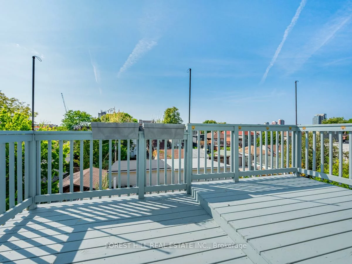 12, Salem, Dovercourt-Wallace Emerson-Junction, Toronto