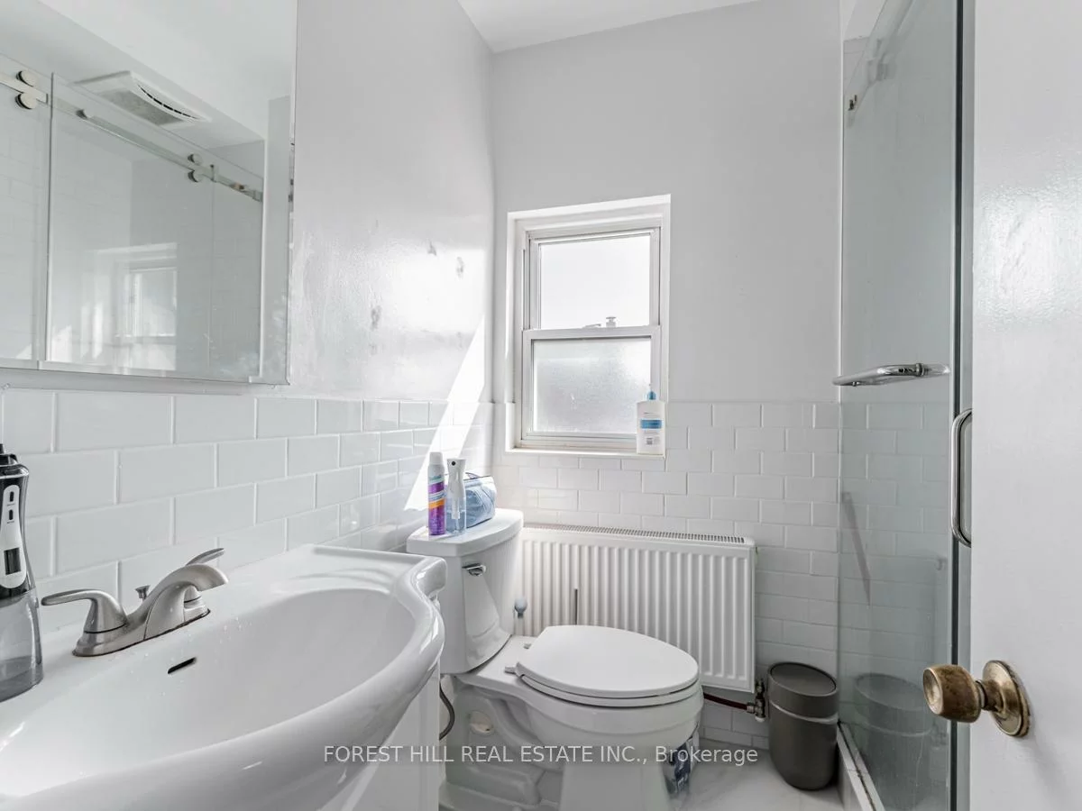12, Salem, Dovercourt-Wallace Emerson-Junction, Toronto