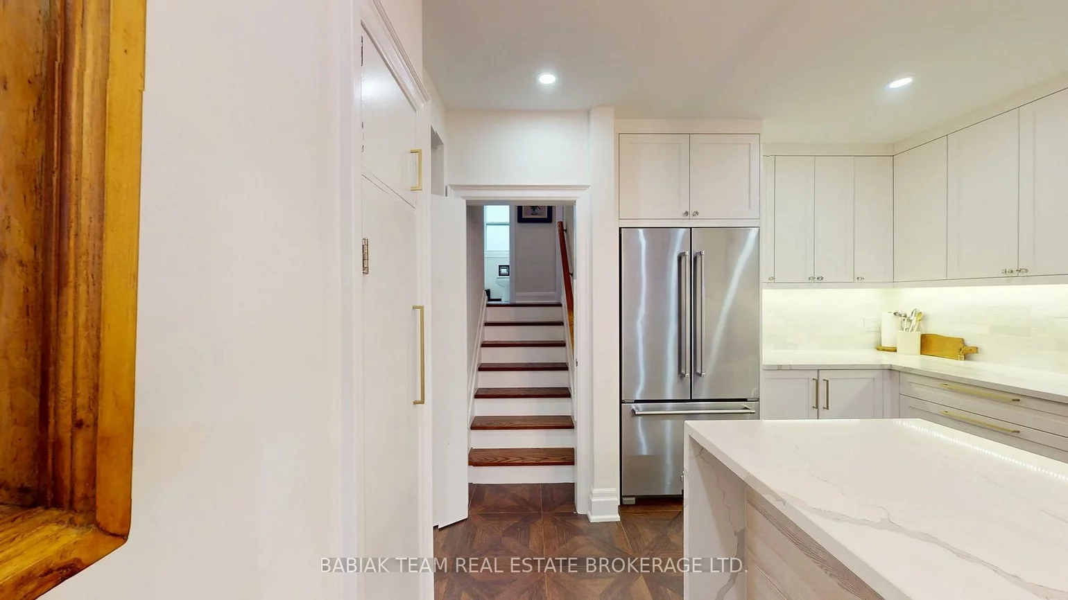 90, Burnhamthorpe, Islington-City Centre West, Toronto