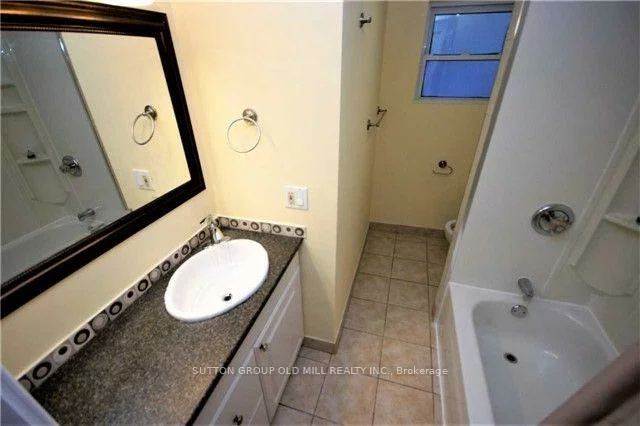 232, Aldercrest, Alderwood, Toronto