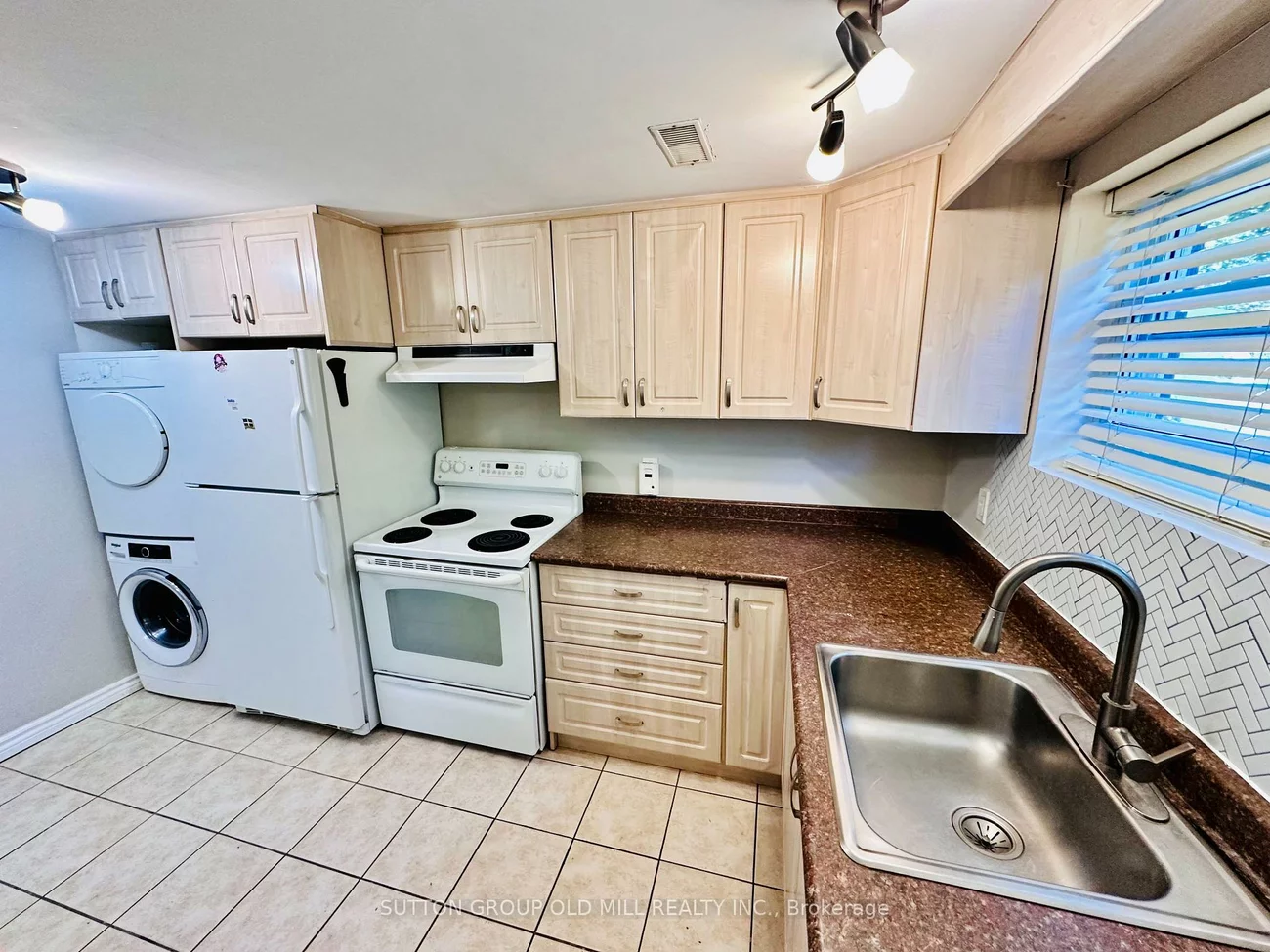 232, Aldercrest, Alderwood, Toronto