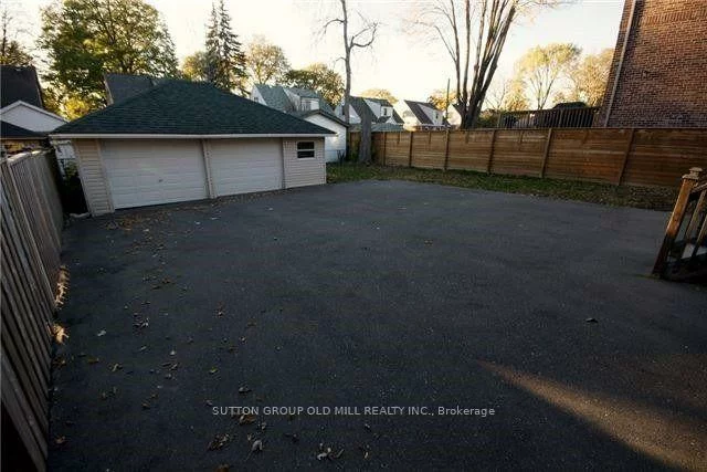 232, Aldercrest, Alderwood, Toronto