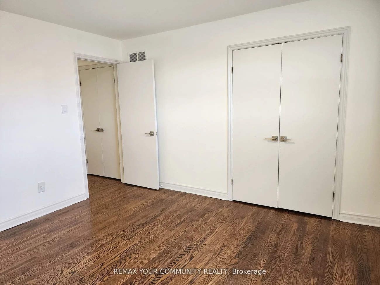 214, Pellatt, Humberlea-Pelmo Park W4, Toronto