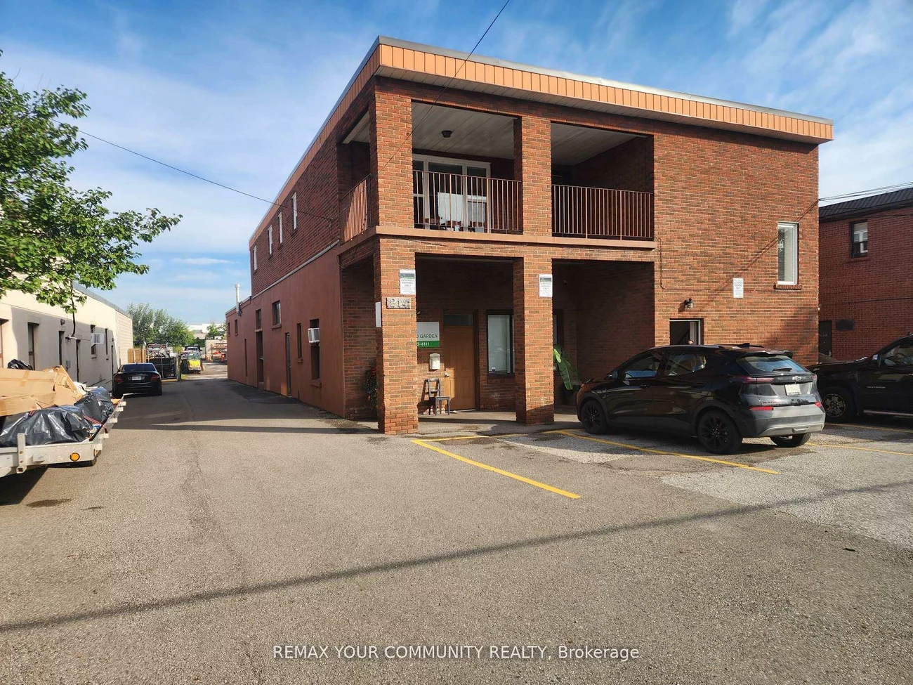 214, Pellatt, Humberlea-Pelmo Park W4, Toronto